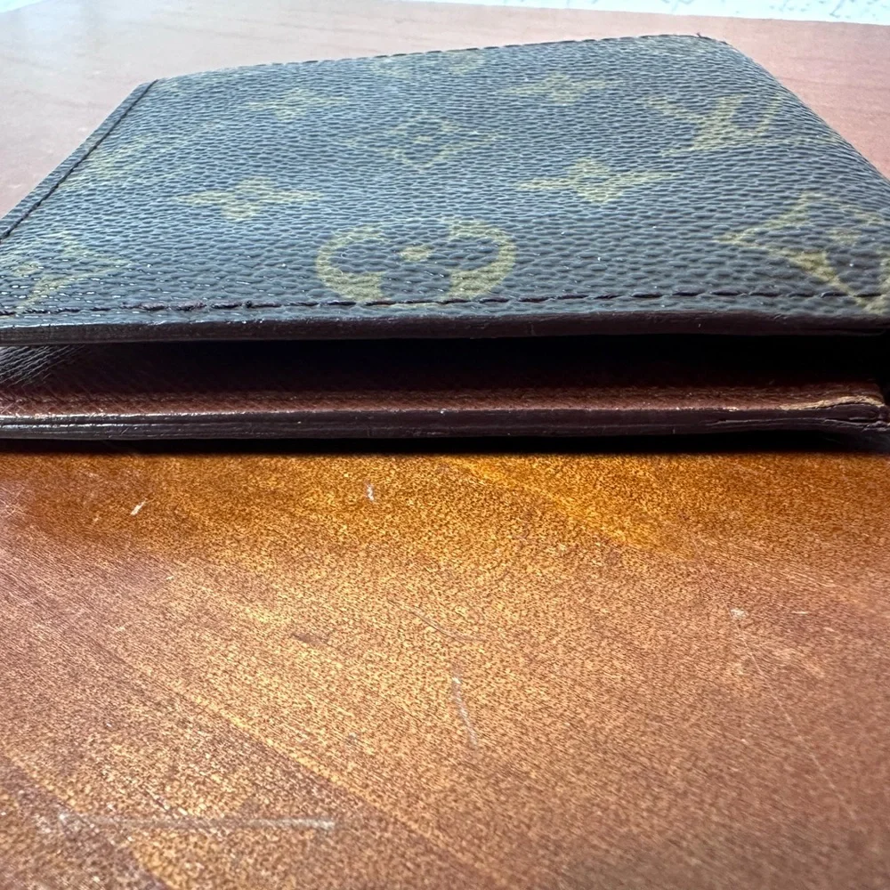 Louis Vuitton Monogram Portefeuille
Marco Bifold Wallet - Picture 5 of 12